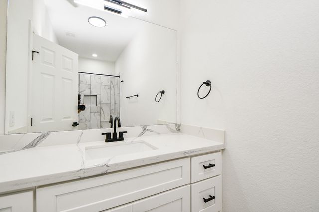 9734 Pelsey Street B, Houston, TX 77029