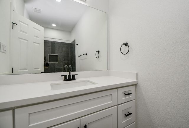 9734 Pelsey Street B, Houston, TX 77029