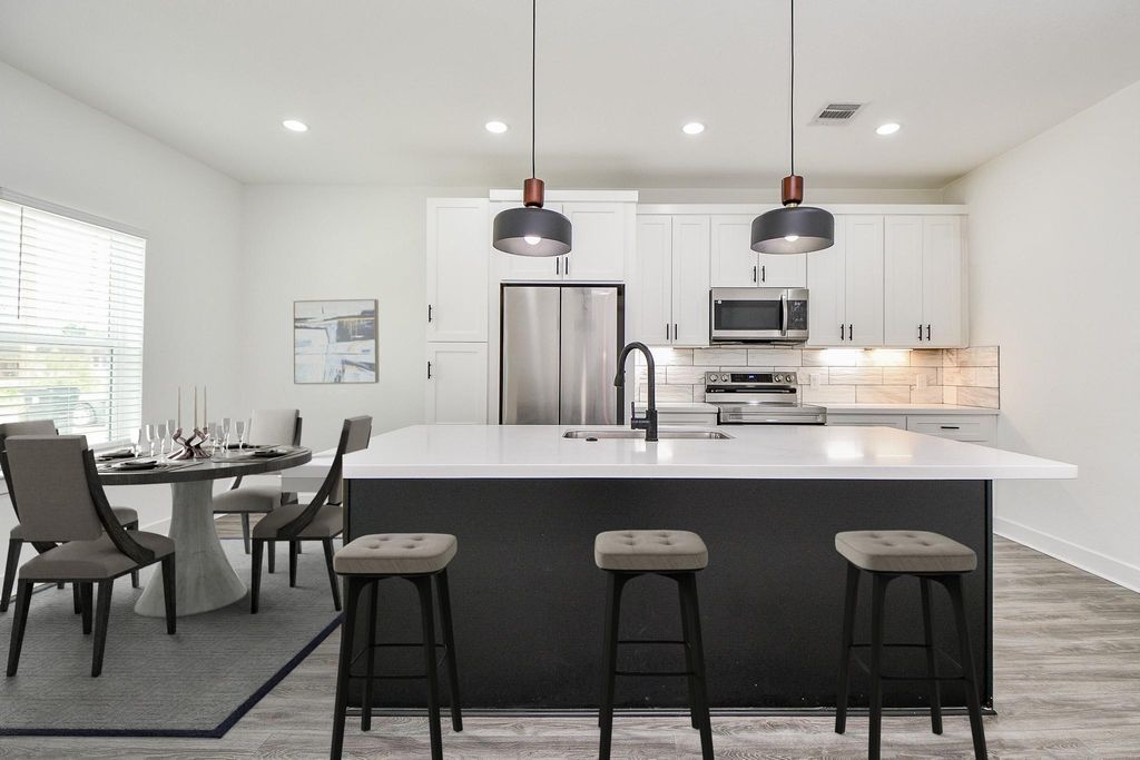 9734 Pelsey Street B, Houston, TX 77029