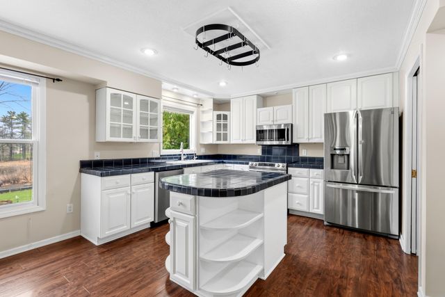 9050 Cotters Ridge Road, Richland Twp, MI 49083