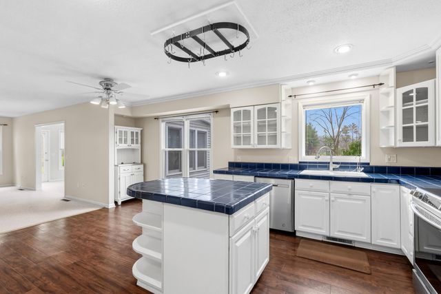 9050 Cotters Ridge Road, Richland Twp, MI 49083