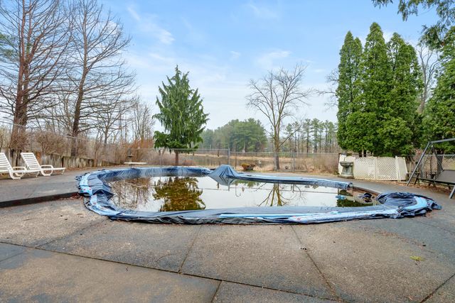 9050 Cotters Ridge Road, Richland Twp, MI 49083