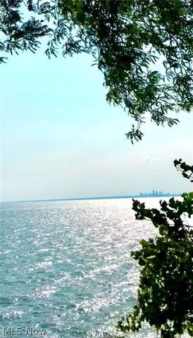 31600 Lake Road, Bay Village, OH 44140