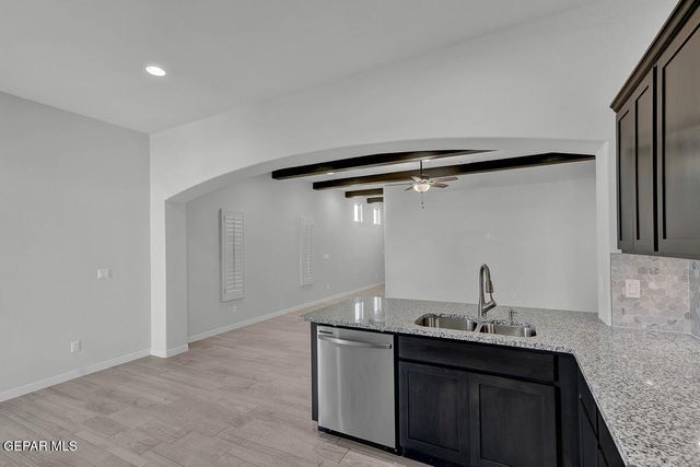 709 Paseo Modesto Drive, Horizon City, TX 79928