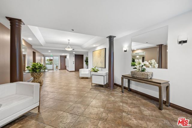 964 Hancock Avenue 103, West Hollywood, CA 90069