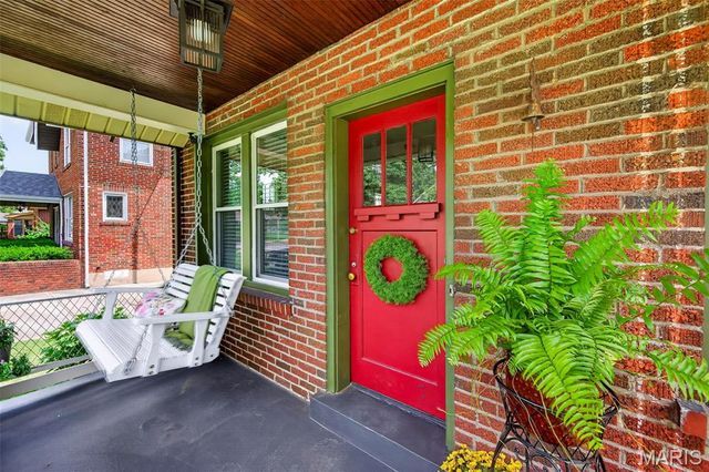 2440 Northland Avenue, St Louis, MO 63114