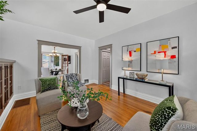 2440 Northland Avenue, St Louis, MO 63114