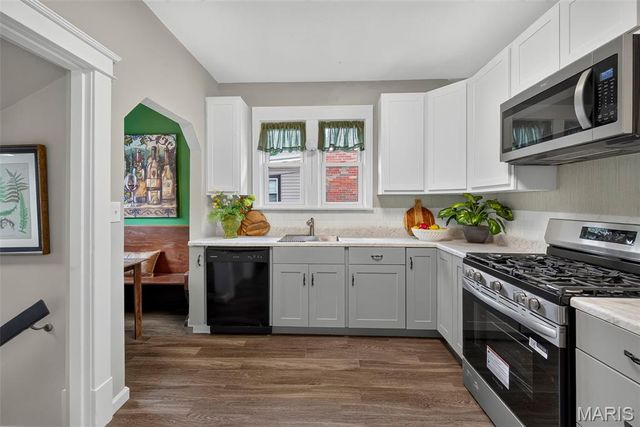 2440 Northland Avenue, St Louis, MO 63114