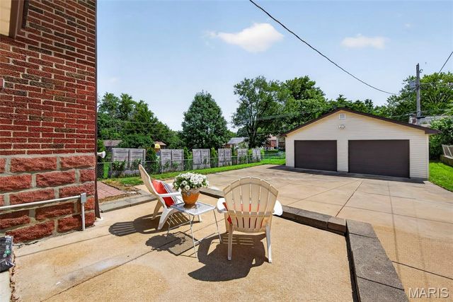 2440 Northland Avenue, St Louis, MO 63114