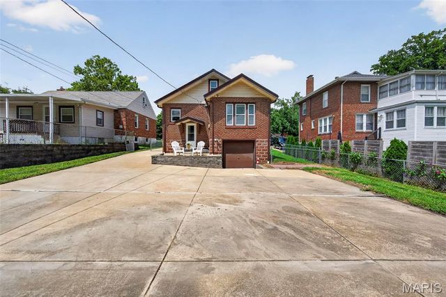 2440 Northland Avenue, St Louis, MO 63114