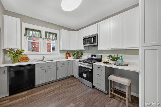 2440 Northland Avenue, St Louis, MO 63114