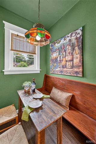 2440 Northland Avenue, St Louis, MO 63114