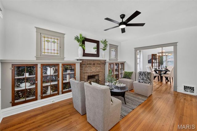 2440 Northland Avenue, St Louis, MO 63114