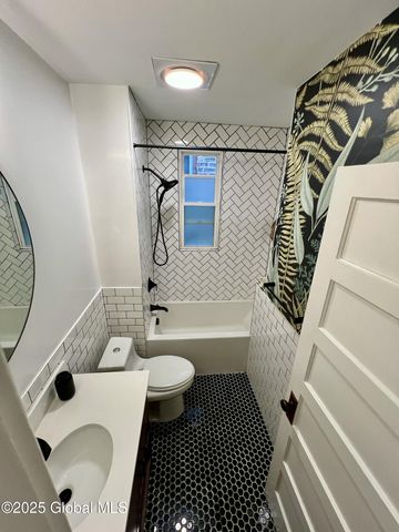 329 4th Street, Troy, NY 12180