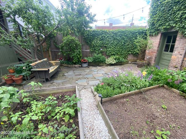 329 4th Street, Troy, NY 12180