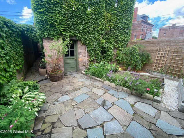 329 4th Street, Troy, NY 12180