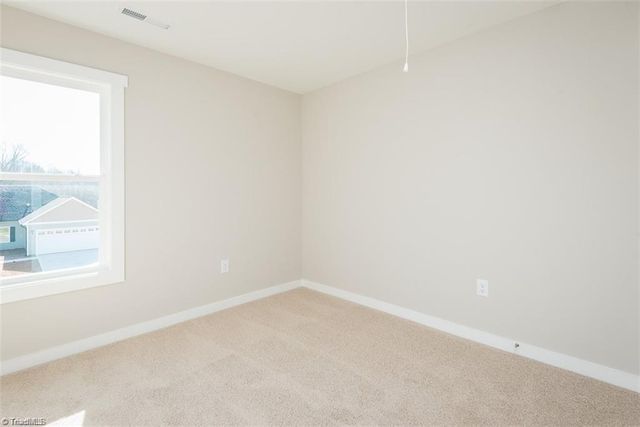 415 E Lee Avenue, Yadkinville, NC 27055
