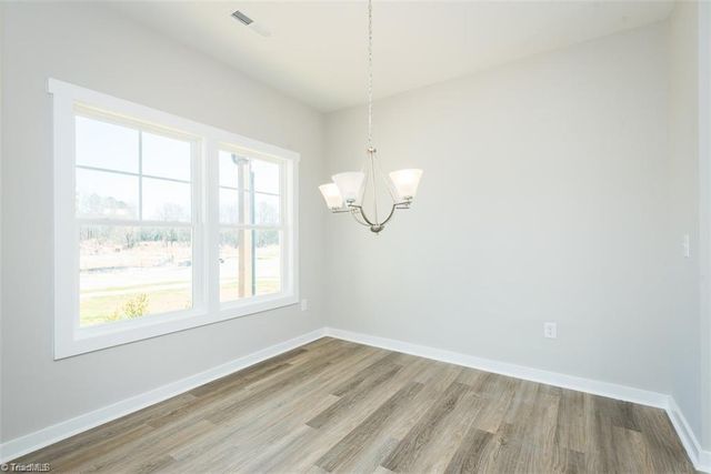 415 E Lee Avenue, Yadkinville, NC 27055