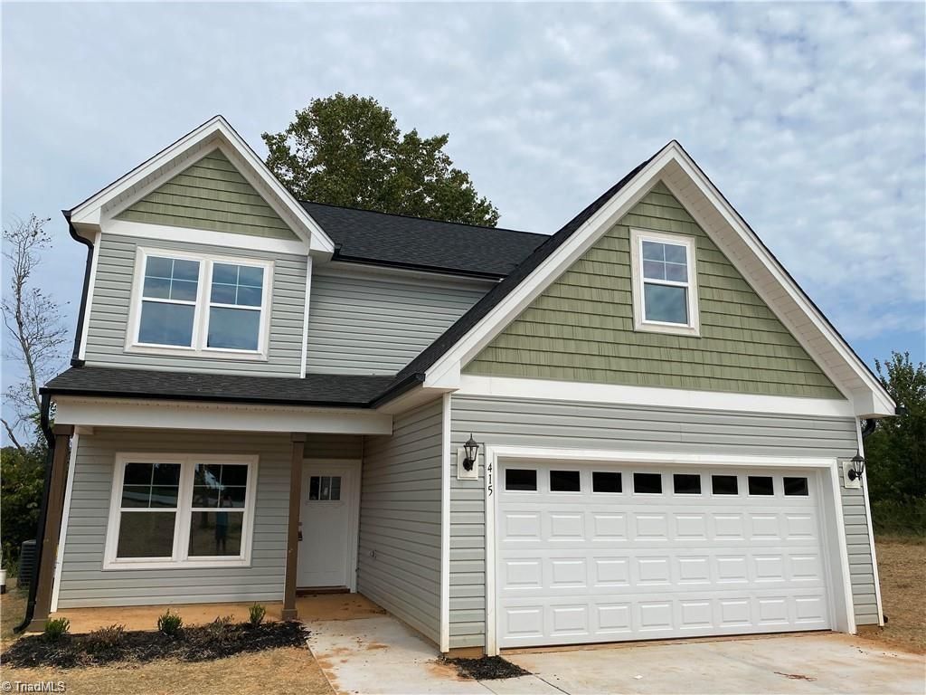415 E Lee Avenue, Yadkinville, NC 27055