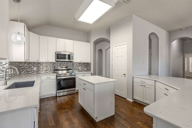 9492 Sean Drive, Frisco, TX 75035