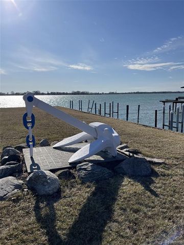 6066 River Road, East China, MI 48054