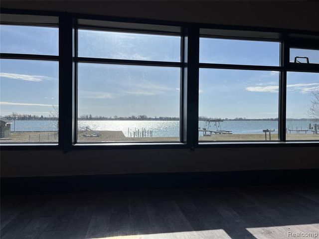 6066 River Road, East China, MI 48054