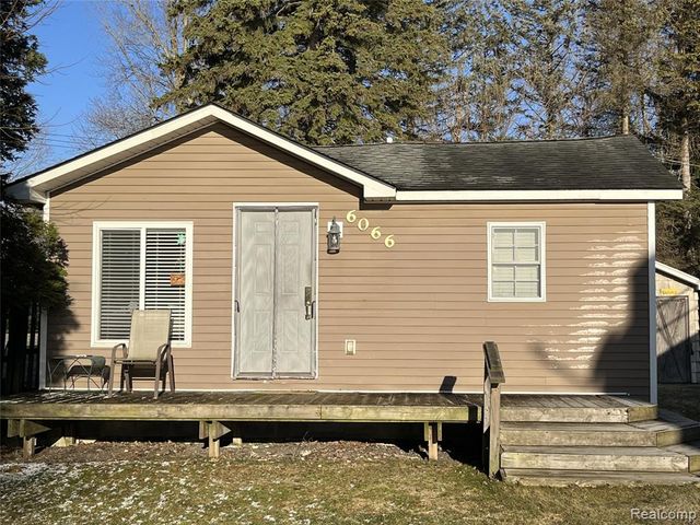 6066 River Road, East China, MI 48054