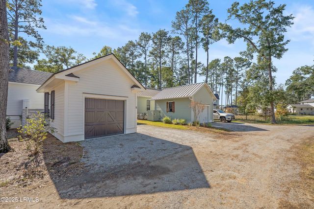 6 Harborview Circle, Beaufort, SC 29907