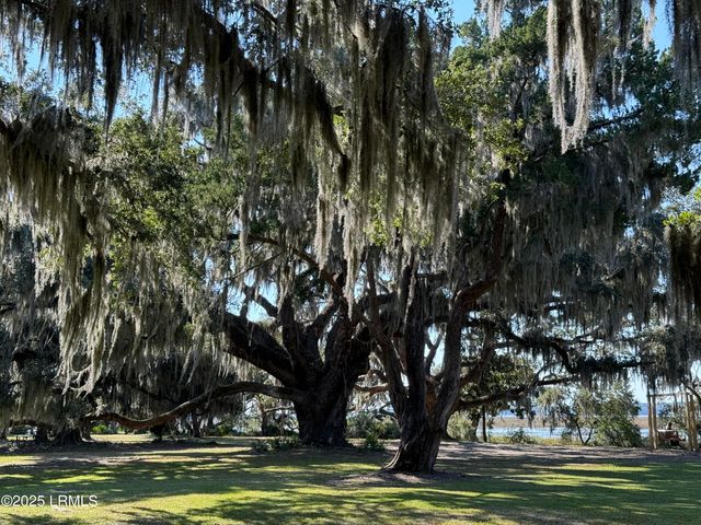 6 Harborview Circle, Beaufort, SC 29907