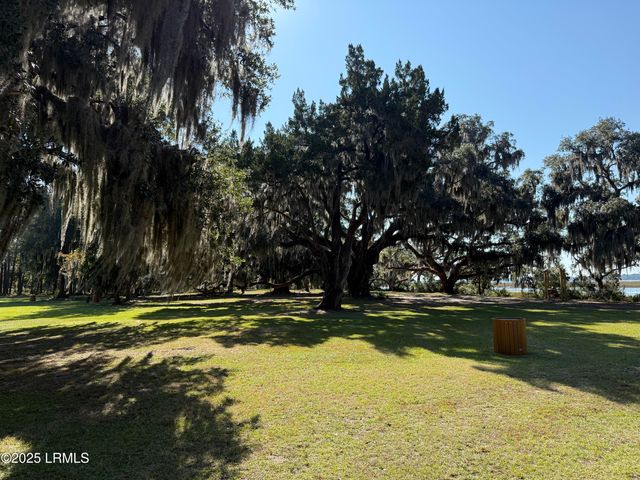 6 Harborview Circle, Beaufort, SC 29907