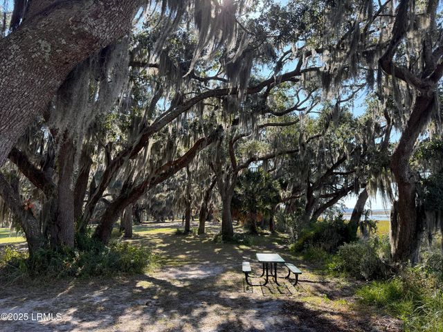 6 Harborview Circle, Beaufort, SC 29907