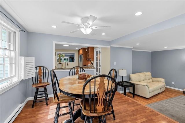 121 Twin Fawn Dr, Hanover, MA 02339