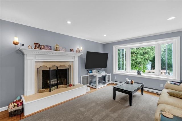 121 Twin Fawn Dr, Hanover, MA 02339