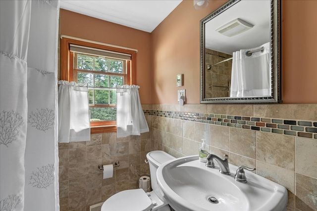 121 Twin Fawn Dr, Hanover, MA 02339