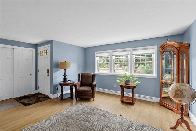 121 Twin Fawn Dr, Hanover, MA 02339