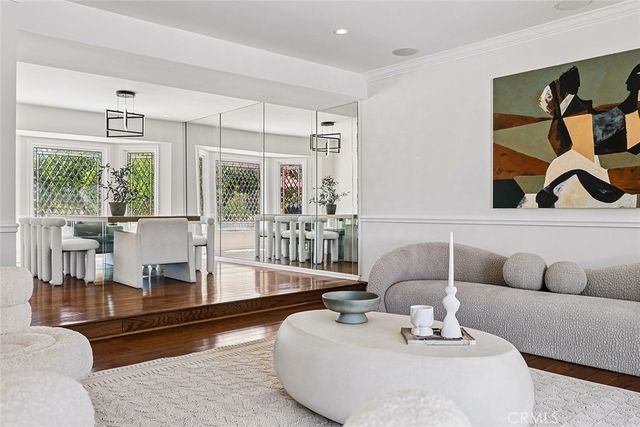 17002 Dearborn, Northridge, CA 91325