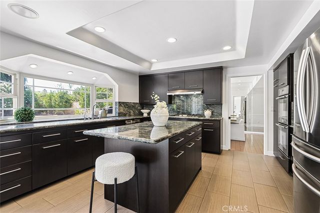 17002 Dearborn, Northridge, CA 91325