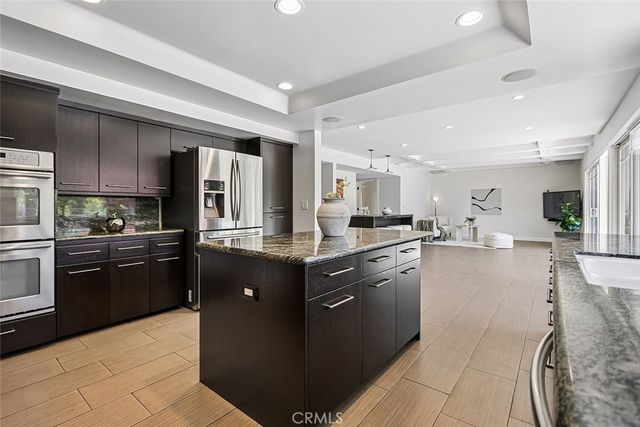 17002 Dearborn, Northridge, CA 91325