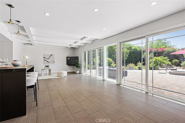 17002 Dearborn, Northridge, CA 91325