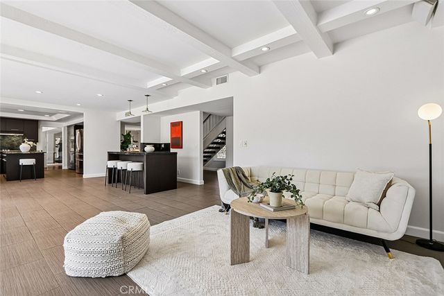 17002 Dearborn, Northridge, CA 91325