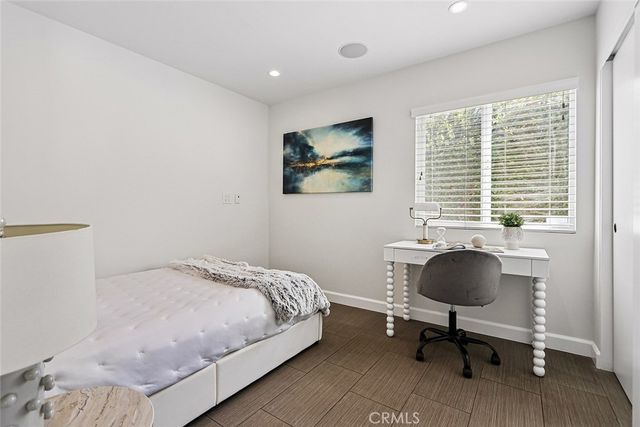 17002 Dearborn, Northridge, CA 91325