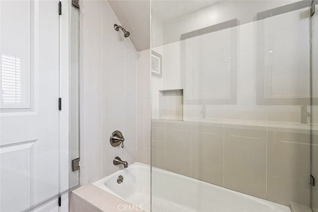 17002 Dearborn, Northridge, CA 91325