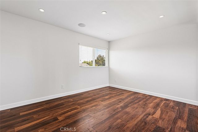 17002 Dearborn, Northridge, CA 91325