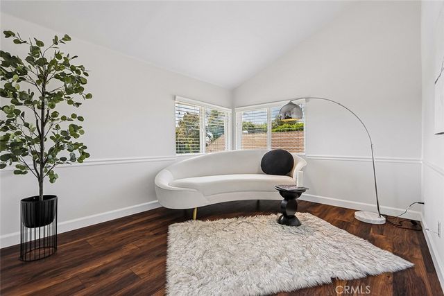 17002 Dearborn, Northridge, CA 91325