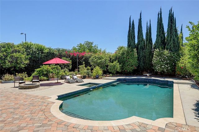 17002 Dearborn, Northridge, CA 91325