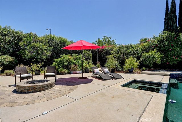 17002 Dearborn, Northridge, CA 91325