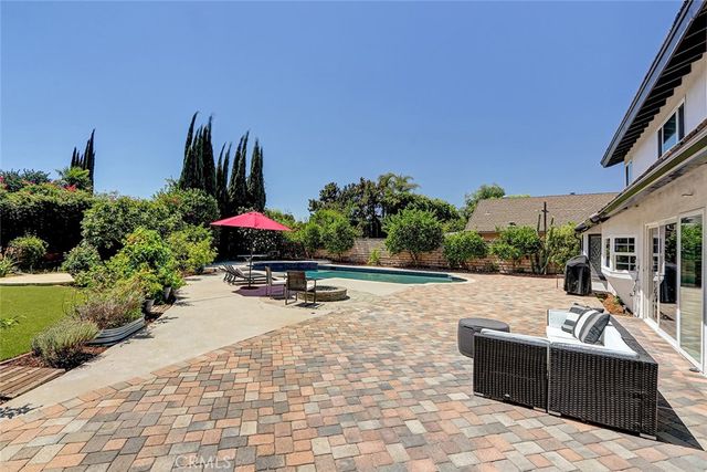 17002 Dearborn, Northridge, CA 91325
