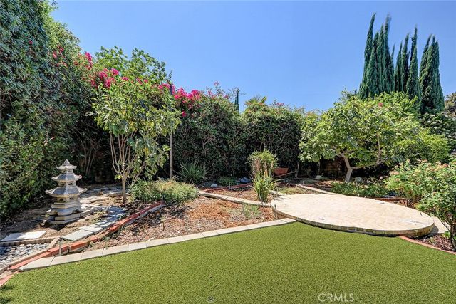 17002 Dearborn, Northridge, CA 91325