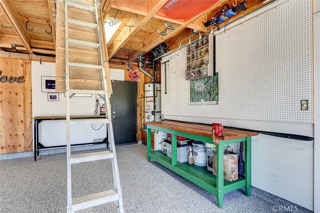 17002 Dearborn, Northridge, CA 91325