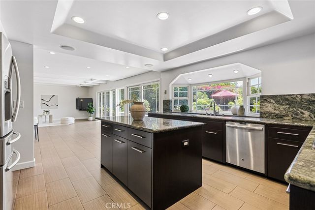 17002 Dearborn, Northridge, CA 91325